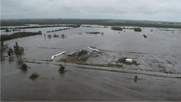 AMSJ reconoció a los funcionarios por su solidaridad y labor en las últimas inundaciones