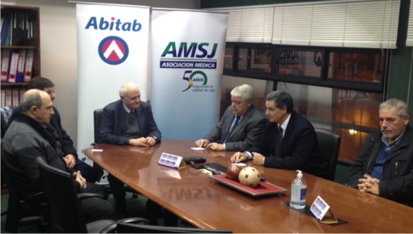 Asociación Médica firma convenio con Abitab para descentralización de pago de órdenes