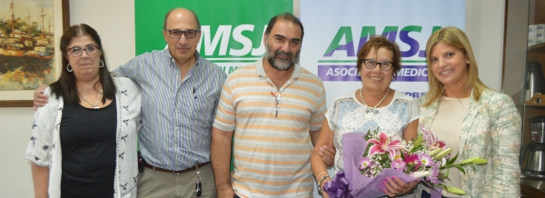 En el Día de la Mujer la AMSJ entregó reconocimiento a la funcionaria con más años en la institución