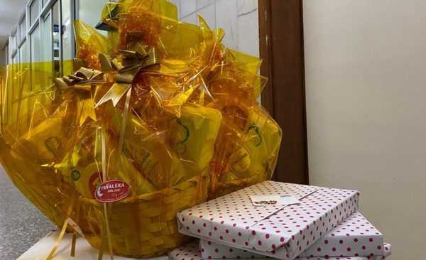 Niños internados en el Sanatorio Dr. Ramón Chapper Laborde recibieron su regalo de reyes